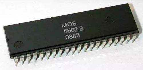 MOS Technology 6502 处理器于1975年问世，掀起家用计算机革命