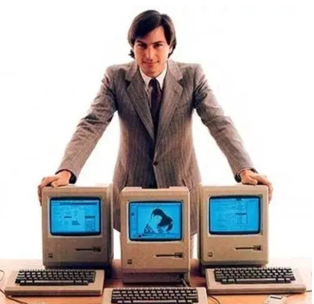 1976年4月1日，Steve Jobs等人组成了苹果电脑公司（Apple Computer Inc.）