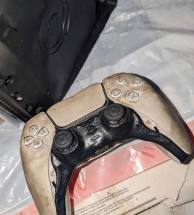 Reddit玩家心痛分享：PS5生日礼物突遭火灾，珍贵回忆化为灰烬